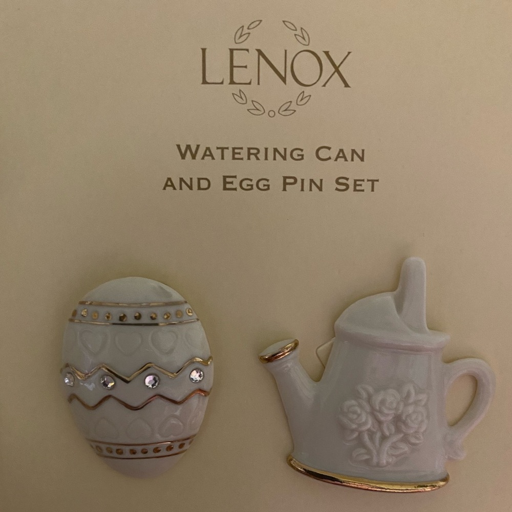 Lenox Elegant Cream and Gold Pin Set